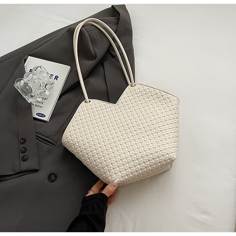 Versatile Chic Canvas Weave Women's Traveling Shoulder Bag with Spacious Storage
