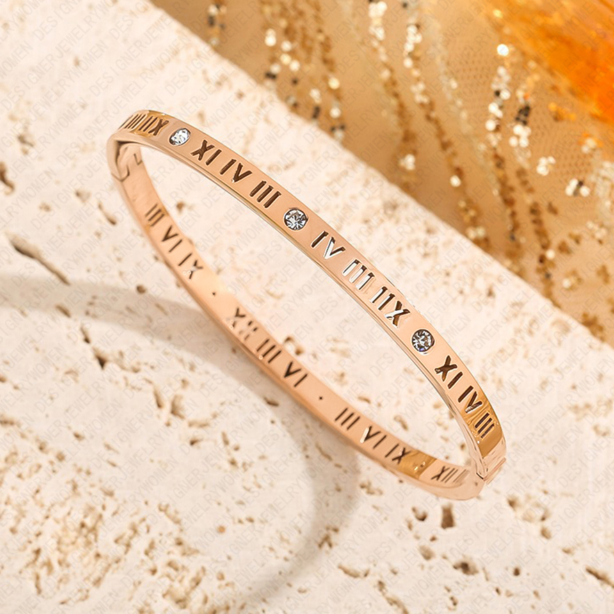 Designer Bracelet Bracelet for Women Stainless Steel 18K Gold Plated Bangle Diamond Letter Bangles Luxury Jewlery Designer for Women Elegant Sparkling