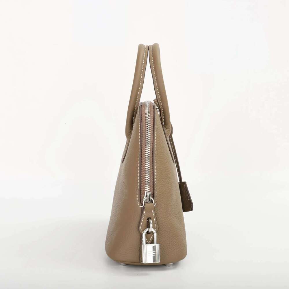 Designer Bag 2025 Classic Top Layer Cow Leather Soft Simple Versatile Nicheshell Shoulder 2024 New Style Handbag Crossbody Bag Wholesale Luxury Bag