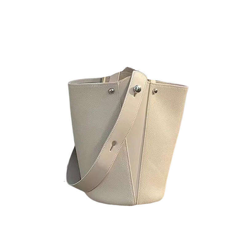 White Bucket Small Bag For Women New High End Niche Design Texture Crossbody Handbag Mini Commuting To Work