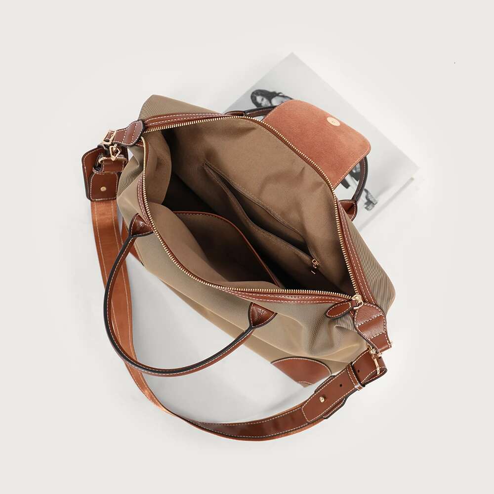 Large Capacity Fashion Women Handbag Waterproof Nylon Casual Crossbody Bag Travel Portable Shoulder Strap Pack Bag