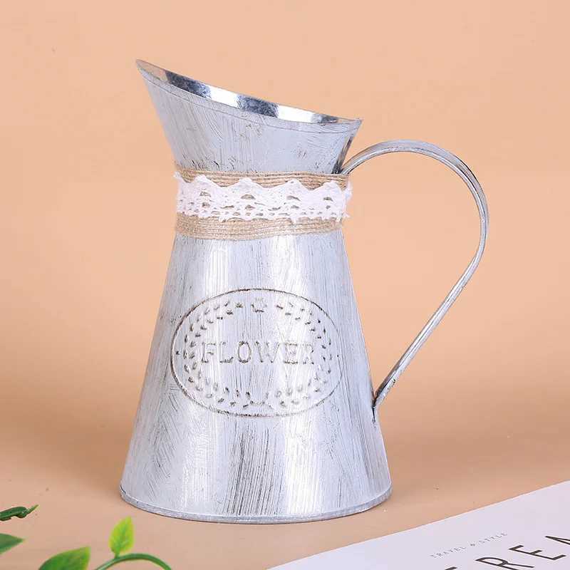 Vintage Tin Bucket Fashionable Iron Flower Vase Retro Metal Jugs for Home Office C251124