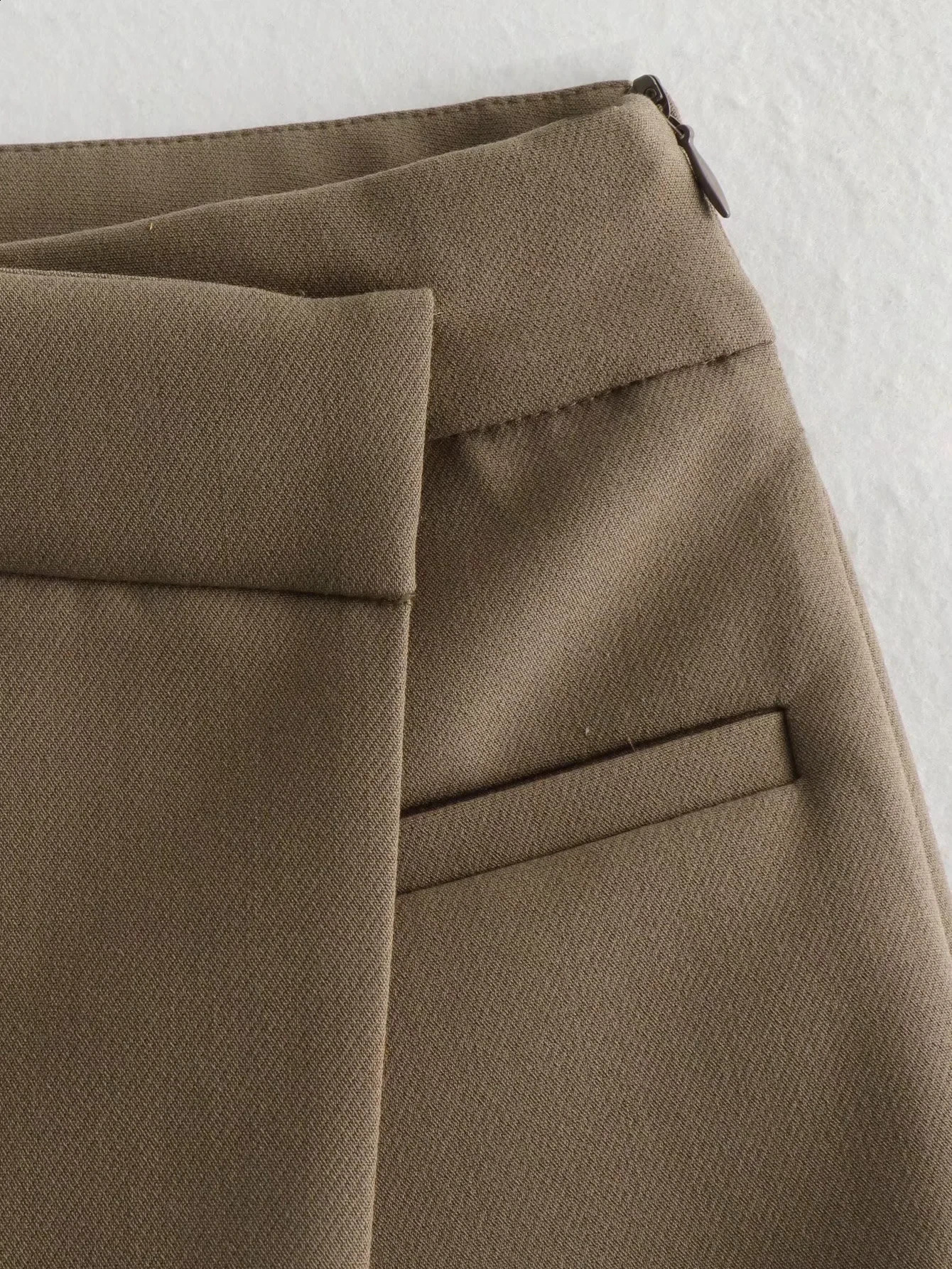 TRAFZA Retro Split Mini Shorts for Womens Fashion Front Pocket High Waist Office Womens Shorts Elegant Shorts 250418