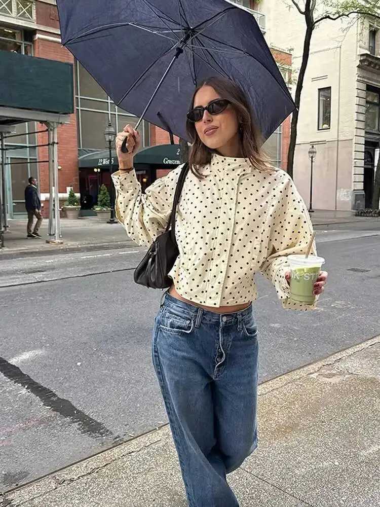 Polka Dot Stand Neck Short Jackets Women Fashion Long Sleeve Patchwork Contrast Slim Coats Casual Lady Street Commute Outerwear J251124