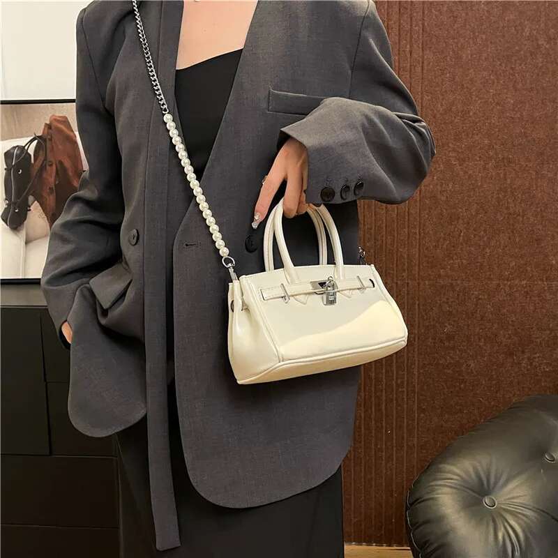 Designer Bag Unique Letter Crossbody Bag High-End Minimalist Leather Handbag Solid Color Retro Parisian Fashion