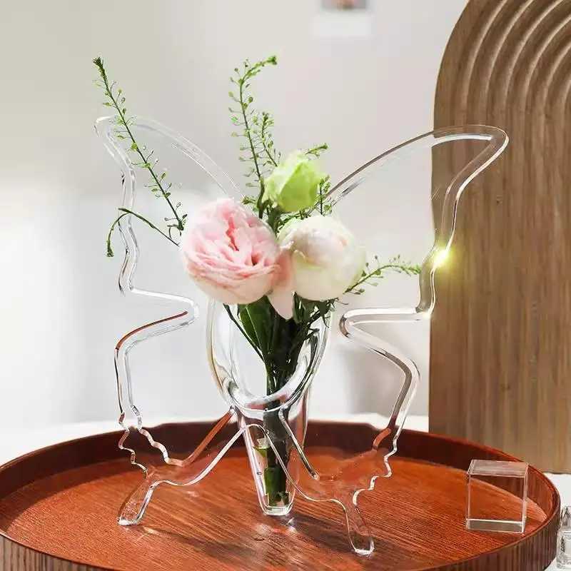 Acrylic Butterfly Frame Vase INS Modern Flower Vase Minimst Clear Butterfly Vase Art Flower Holder Aesthetic Vase Home Decor C251124