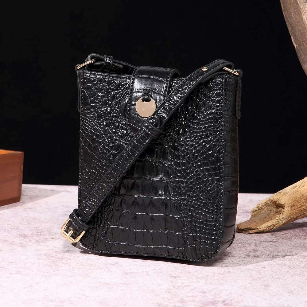 Luxury Designer Crocodile Emed Women's Leather Satchel Purse Elegant Crossbody Bag