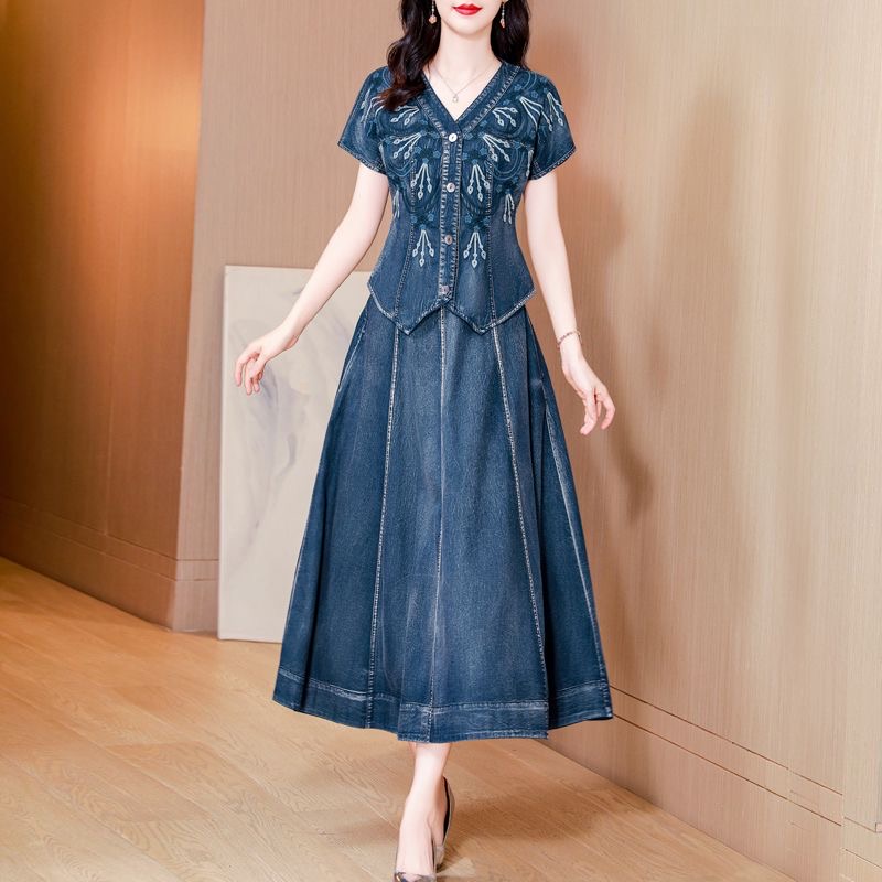 High-end plus size women's embroidery fashion 2025 summer new denim top skirt temperament dress D02302