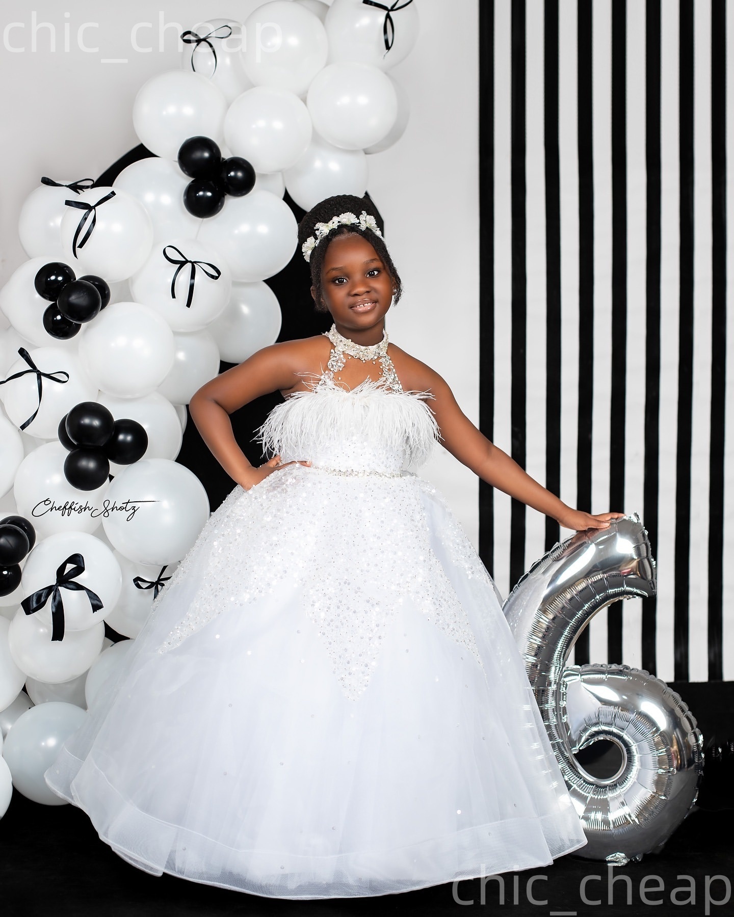 2026 White Ball Gown Flower Girl Dresses Crystals Feather Sequined Tulle Little Girl Christmas Peageant Birthday Christening Tutu Dress Gowns ZJ427