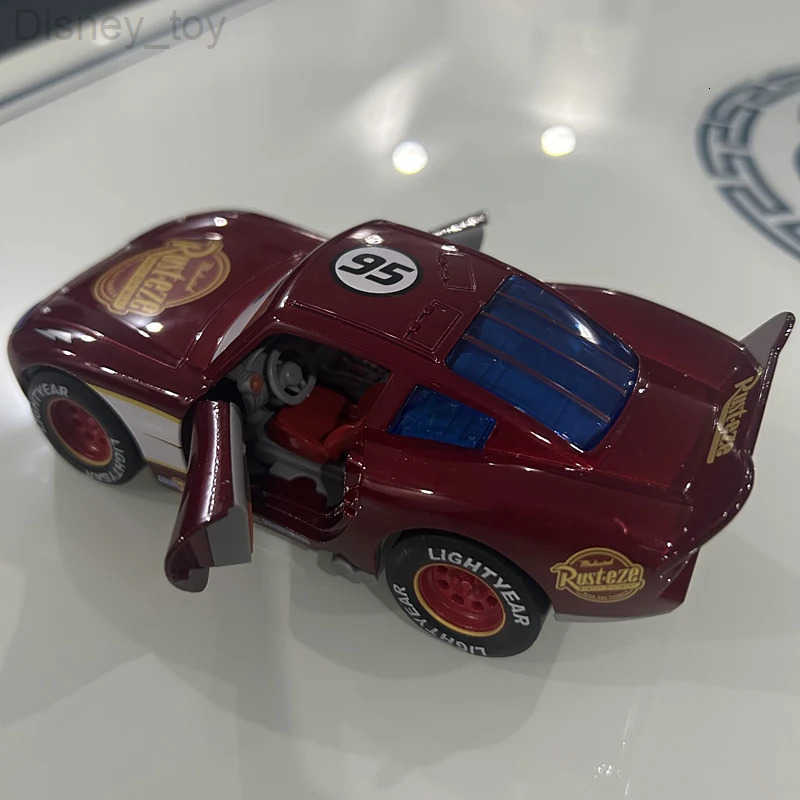 Disney Toy Story 3 Model Car Lightning Mcqueen Metal Diecast With Lights Inertial Pull-Back Wheel Spit Out Your Tongue Cars Toys H251124