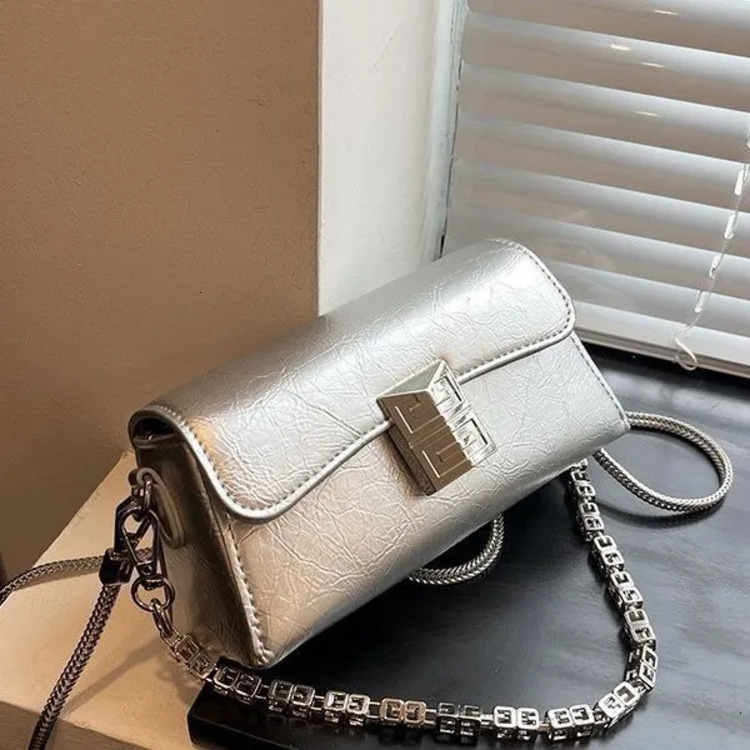 Luxury Brand Designer 2025 New Niche Women's High-Quality Texture Exquisite Chain Bag, Fashionable Versatile Single-Shoulder Crossbody Mini Bag