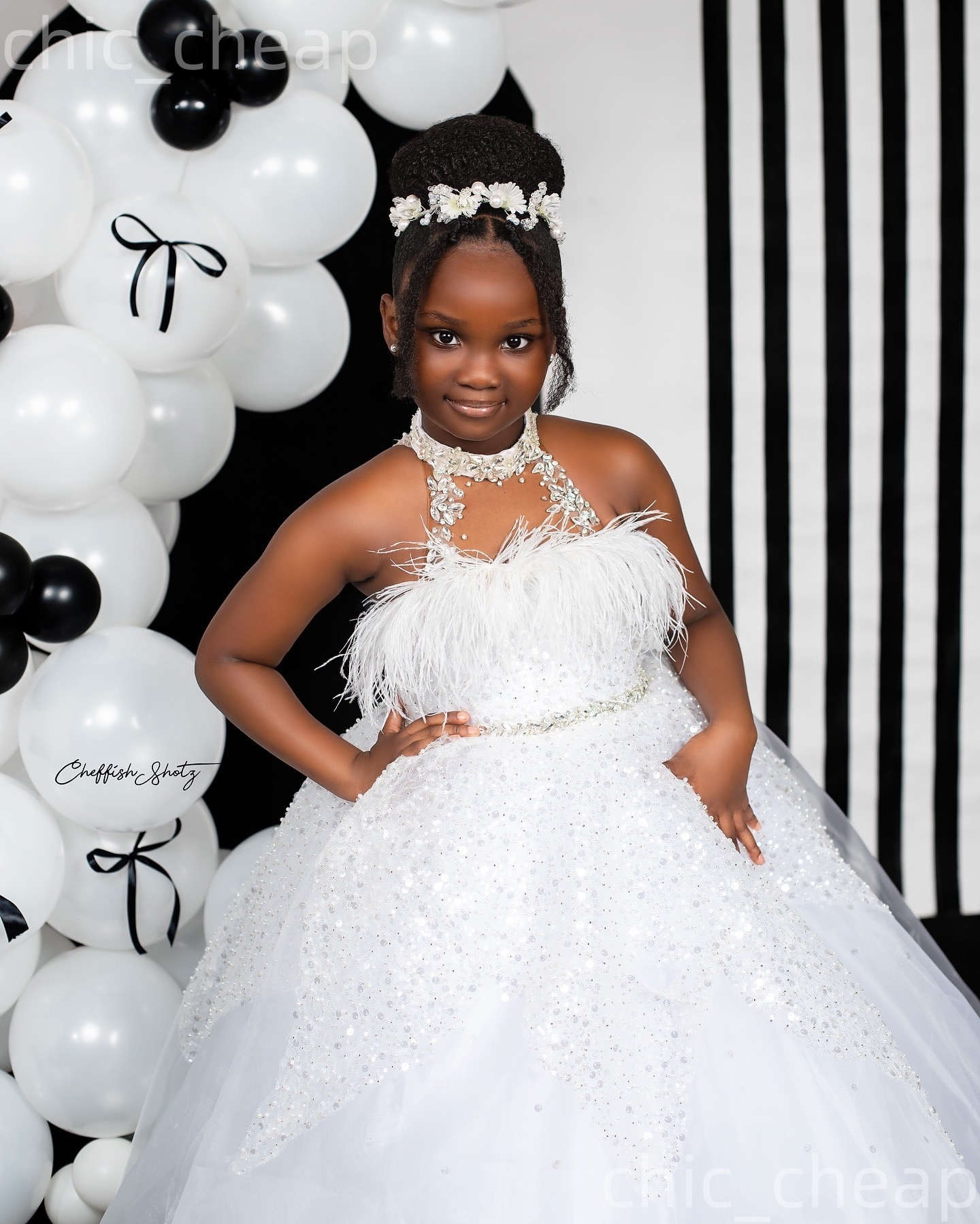 2026 White Ball Gown Flower Girl Dresses Crystals Feather Sequined Tulle Little Girl Christmas Peageant Birthday Christening Tutu Dress Gowns ZJ427