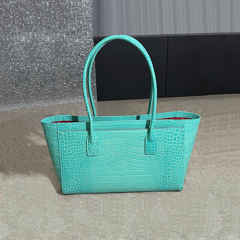 Designer Leather Tote Bag Luxury Womens Ostrich Pattern CC Shoulder Bag High-Quality Crocodile Leather Handbag Fashionable Casual Multifunctional Commuting Bag