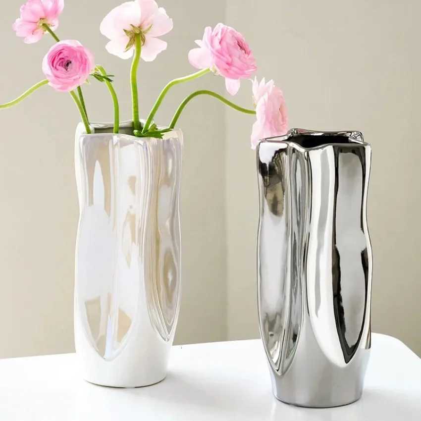 Ceramic Vase Luxury Electroplated Silver Flower Arrangement Irregular Porcelain Hydroponic Vase Ornament Interior Art Decoration C2511241
