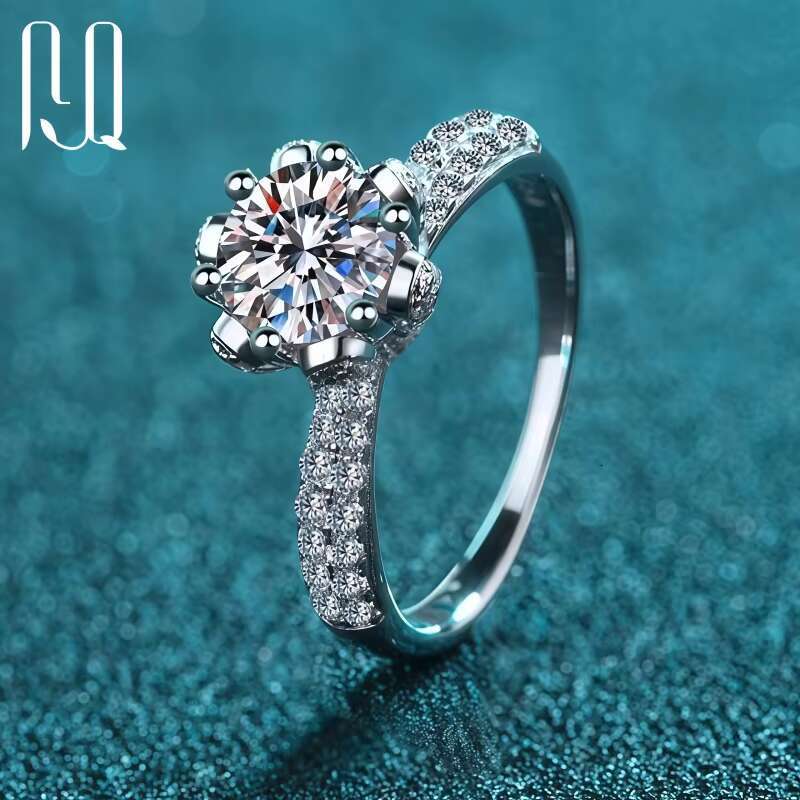 PYQ Luxury 925 Sterling Silver Womens Bridal Wedding Ring 1ct Moissanite Elegant Wedding Band
