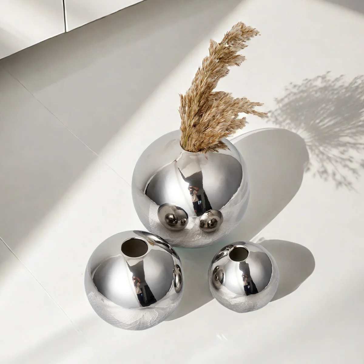 Luxury Galvanized Silver Ball Ceramic Vase Living Room Dining Table Art Vase Plant Flower Arrangement Countertop Ornament C251124