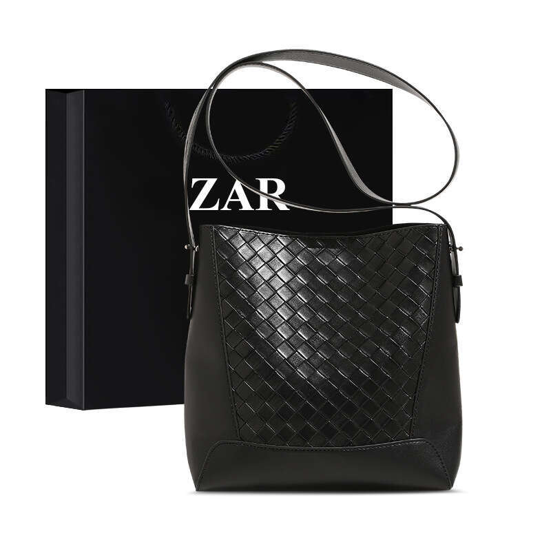 Hong Kong Woven Bucket For Women New Versatile Large Capacity Crossbody Fashionable Commuting Tote Bag