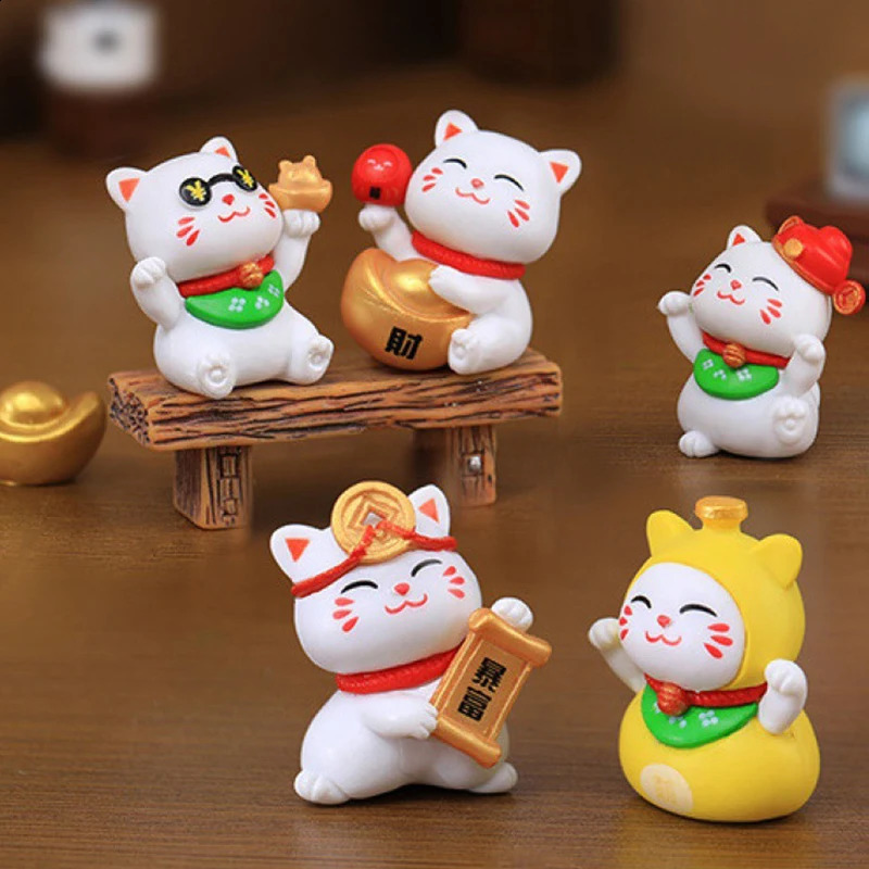 Cartoon Maneki Neko Ornaments Animal Figurine Cat Pig Model Lucky Wealth Desktop Car Decoration 250423