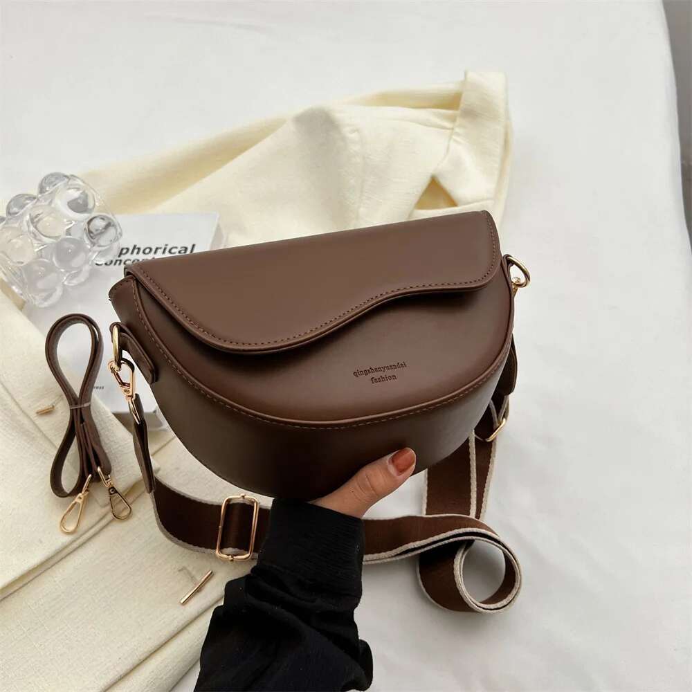 Designer Bag New Pu Leather Women's Crossbody With Stylish Red Wide Strap Fashionable Shoulder Solid Color Underarm Bags