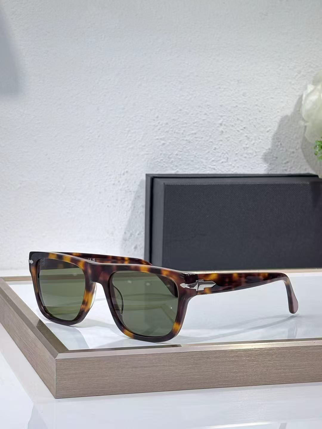 Luxury Designers Womens Sunglasses For Women Men Sun Glasses Mens Designer 3306 Fashion Style Protects Eyes Random Box