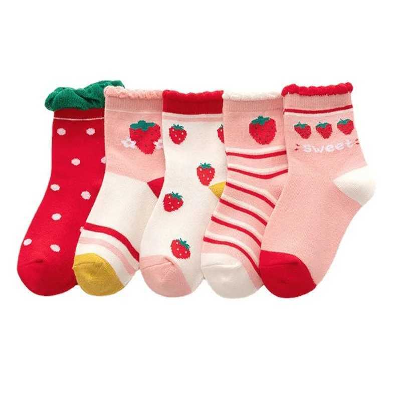 5Pairs Childrens Sweet Socks Autumn/Winter Medium and Large Childrens Socks Cute Strawberry Soft Girl s Middle Tube Socks G251124