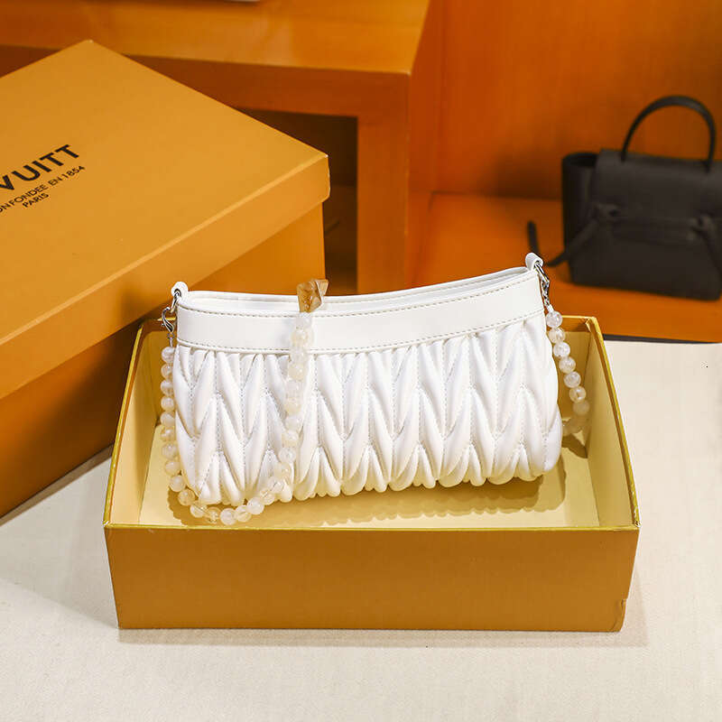 2023 New Trendy Fragrant Wind Embroidered C Chain Pearl K Internet Red Fashion Versatile One Shoulder Crossbody Small Bag for Women