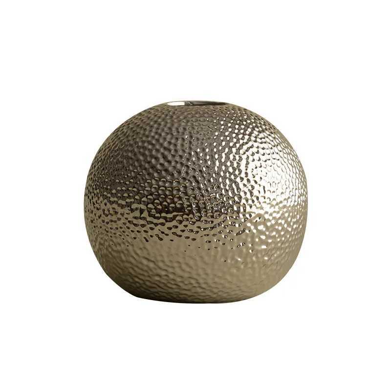 Luxury Hammer Ball Ceramic Vase Dried Flower Arrangement Accessories Gold and Silver Vase Living Room Decoration Vases C251124