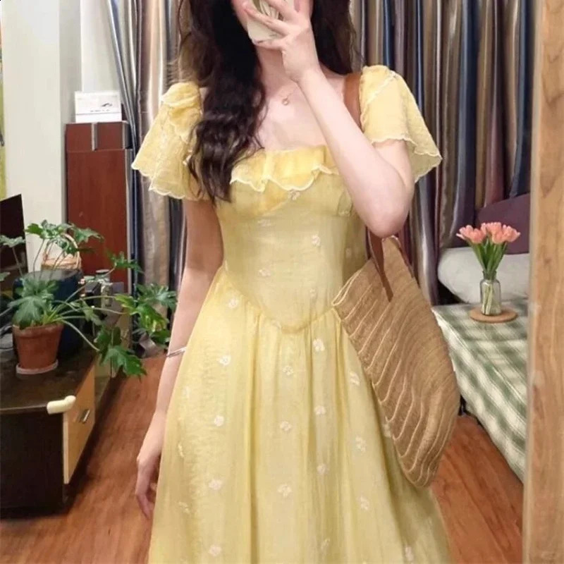 EFT Retro Printed Womens Long Skirt Spring/Summer Yellow Short Sleeve Square Neck Straight Womens Wear 250423