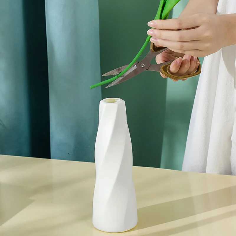 Simple Vase Decoration Living Room Flower Arrangement Vase Dining Table Light Luxury Style Vase Home Dried Flower Storage Bottle C251124