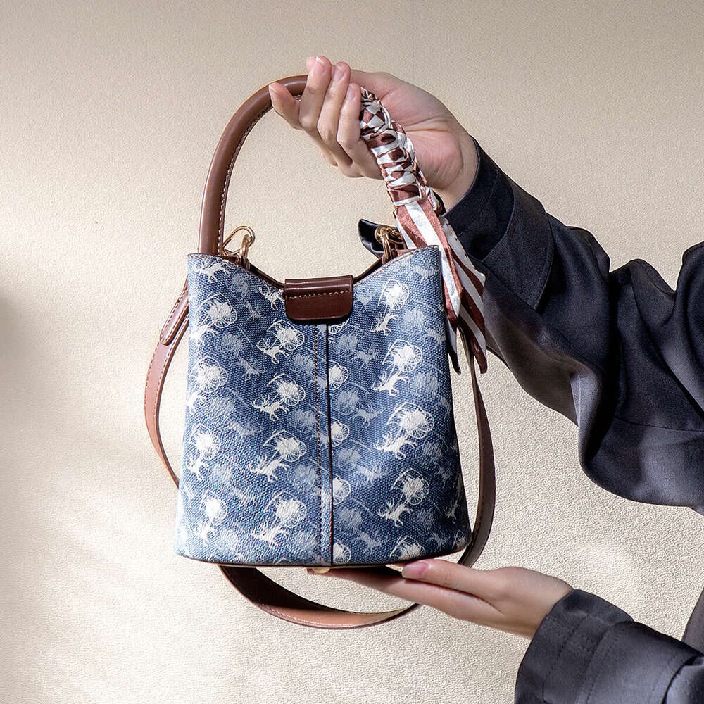 Small Autumn Winter New Women S Crossbody Bucket Woven Large Capacity Hand Held Shoulder Bag