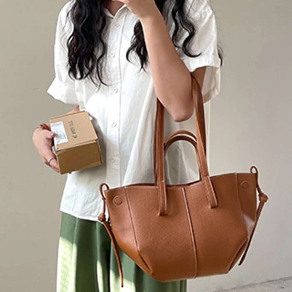 Women Soft Underarm Large Capacity Fashion Tote Stylish Shoulder Simple Shopping Trendy Commuting Bag