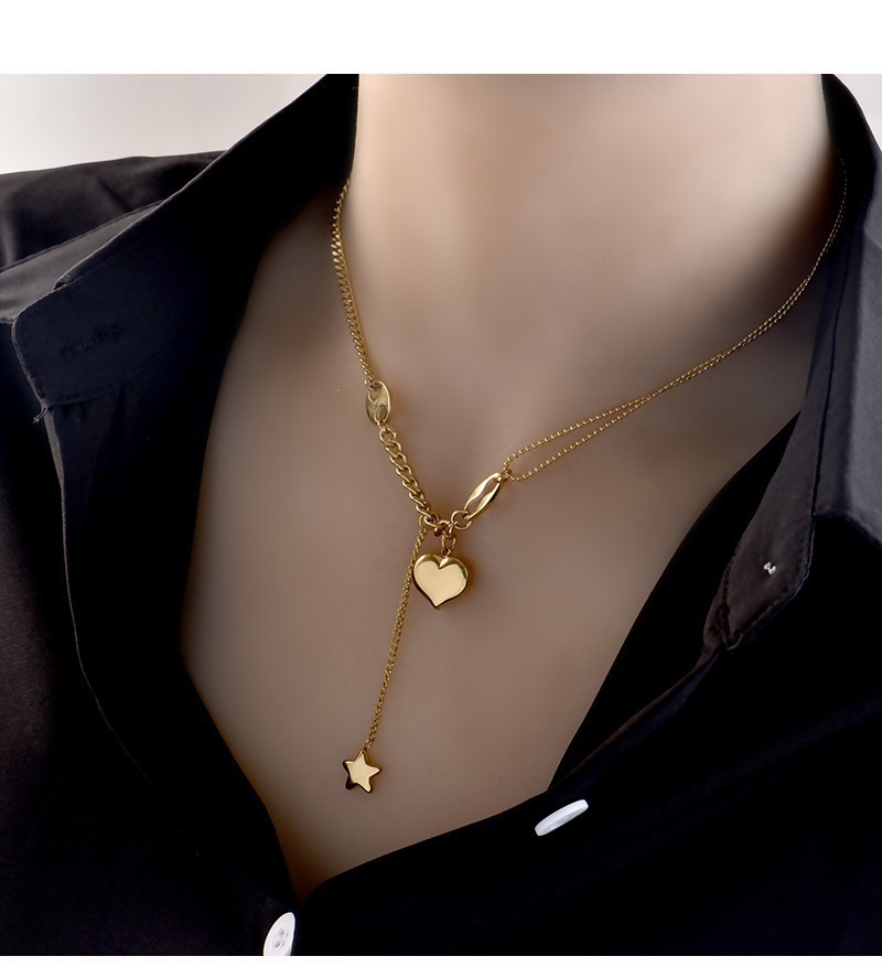 Top Source Cold Wind Titanium Steel Exquisite Hip Hop Style Necklace Star Tassel Three Dimensional Peach Heart Clavicle Chain, niche design