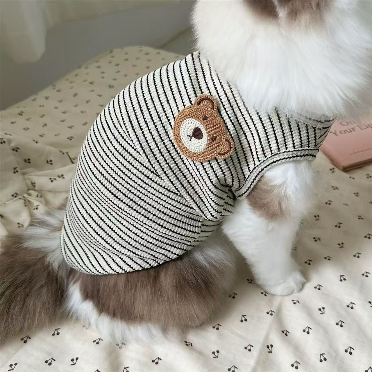 T00055Autumn and winter small dog four-legged clothes with traction Teddy Bichon Schnauzer pet small dog special cloth label