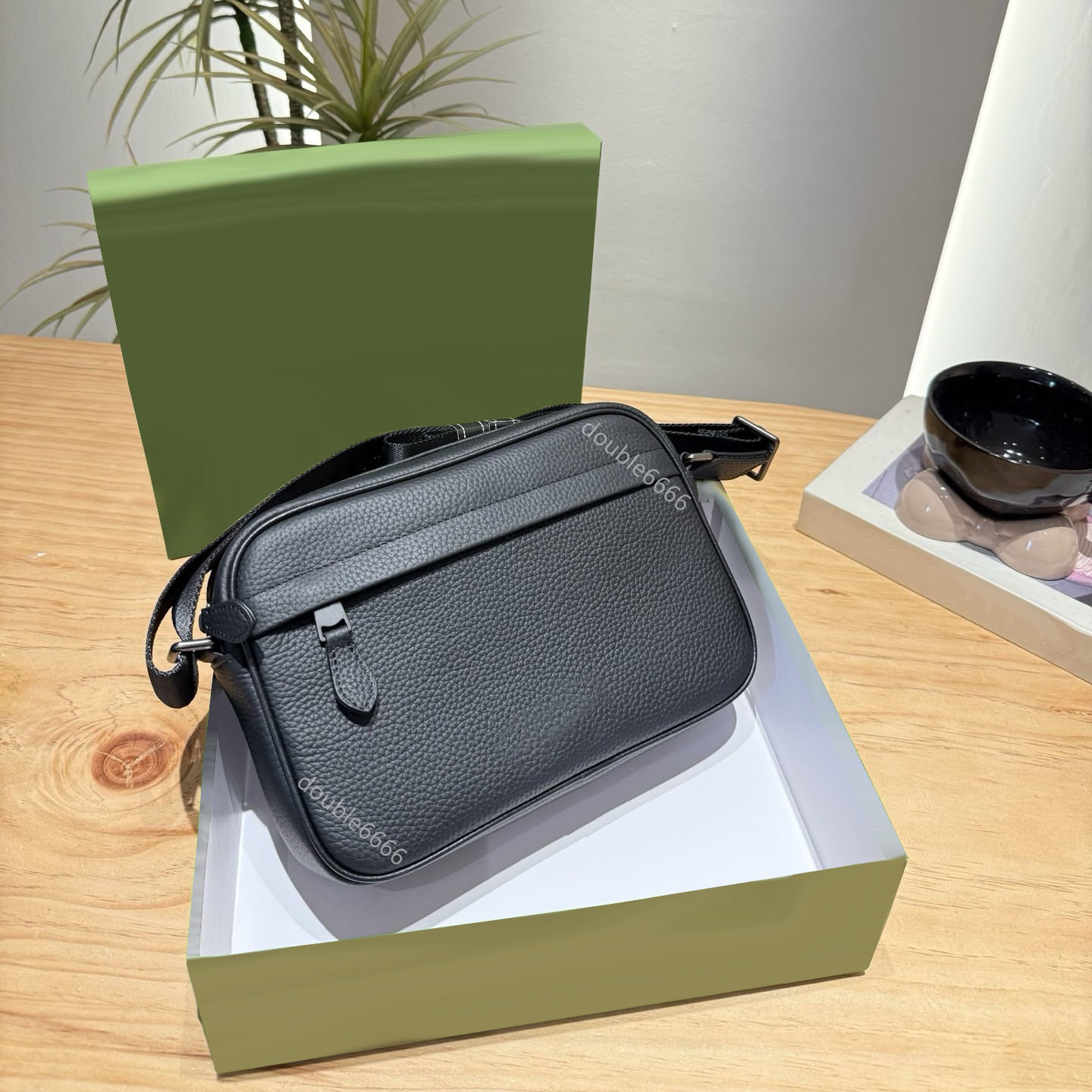 Designer Leather Men's Messenger Bag Fashion Travel Bag Handbag Shoulder Bag Crossbody Bag luxury Work Bag New Camera Bag Phone Bag Waist Bag chest bag