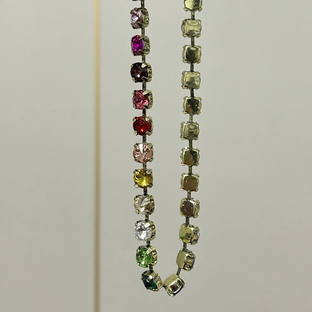 Exquisite geometric dyed small glass crystal necklace fashionable punk crystal necklace party jewelry 250420