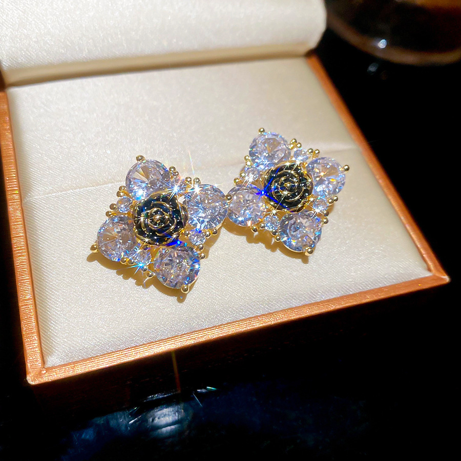 Vintage Silver Needle Flower Multi-Wear Retro Niche Design Sense Stud Light Luxury High-End Earrings - view 4