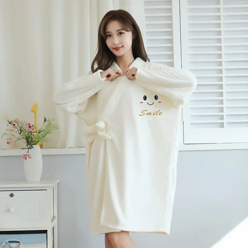 Beachwear womens shower towels adult student clothing can wrap warm young girls in autumn and winter 250422