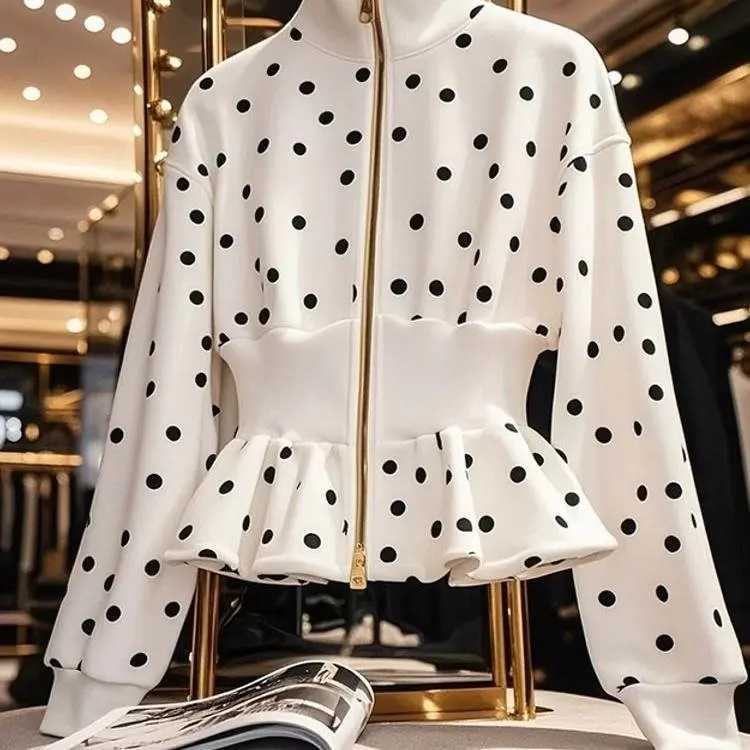 Beautiful high-end niche non collision white stand up collar waist polka dot jacket for women in spring 2025 J251124