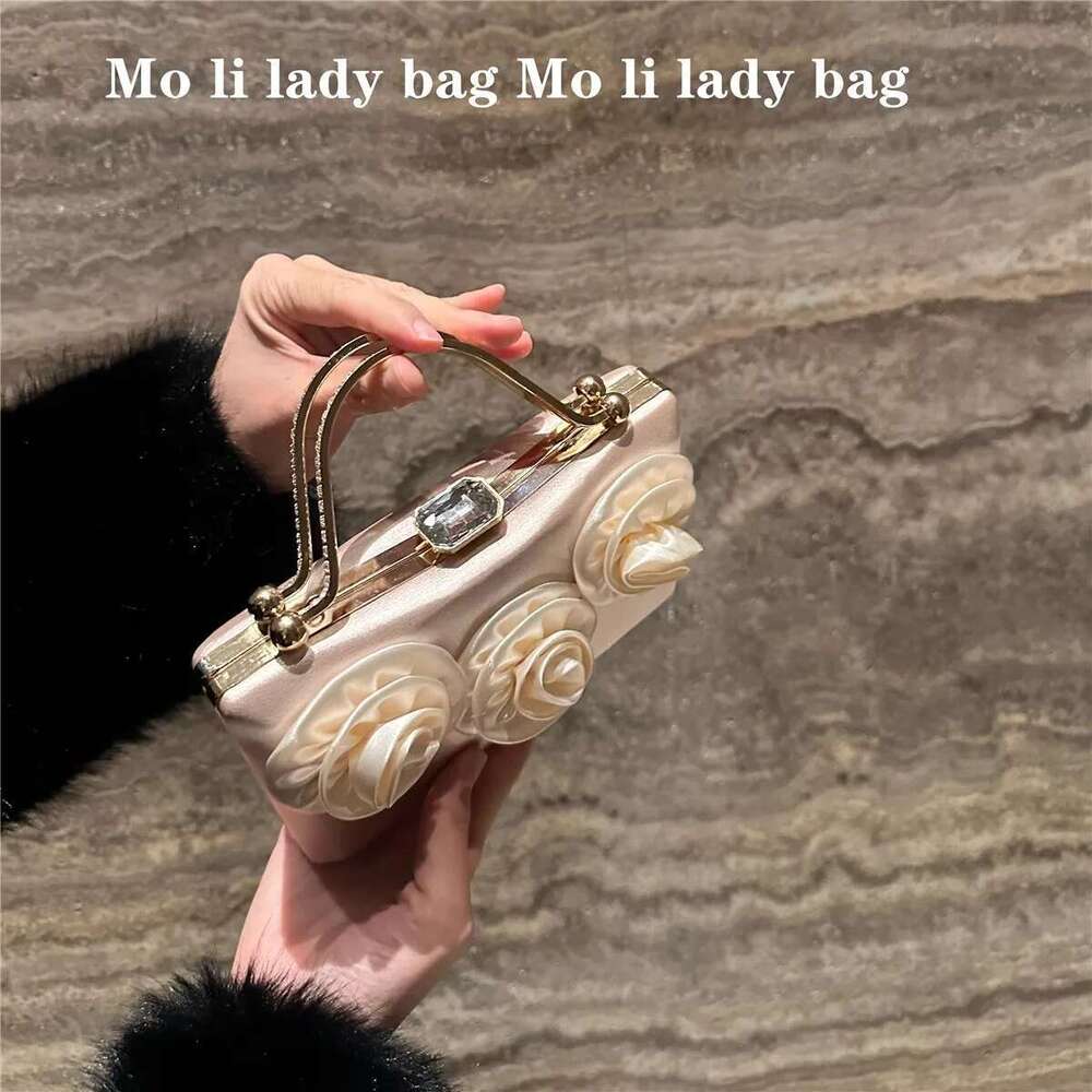 Designer Bag 2025 Fashion Aqpplique Floral Clutch Purse Wedding Party Banquet Satin Evening High Quality Women Handbag Shoulder Bag Luxury Bag