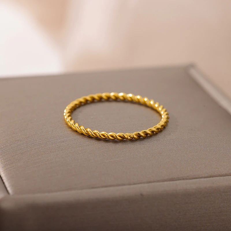 Top source double spiral titanium steel Fried Dough Twists ring with overlapping head accessories