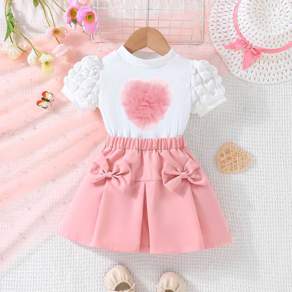 2025 New Girl Bubble Short Sleeved Top Love Bow Short Skirt Set Fashion Set Y250423lqyd