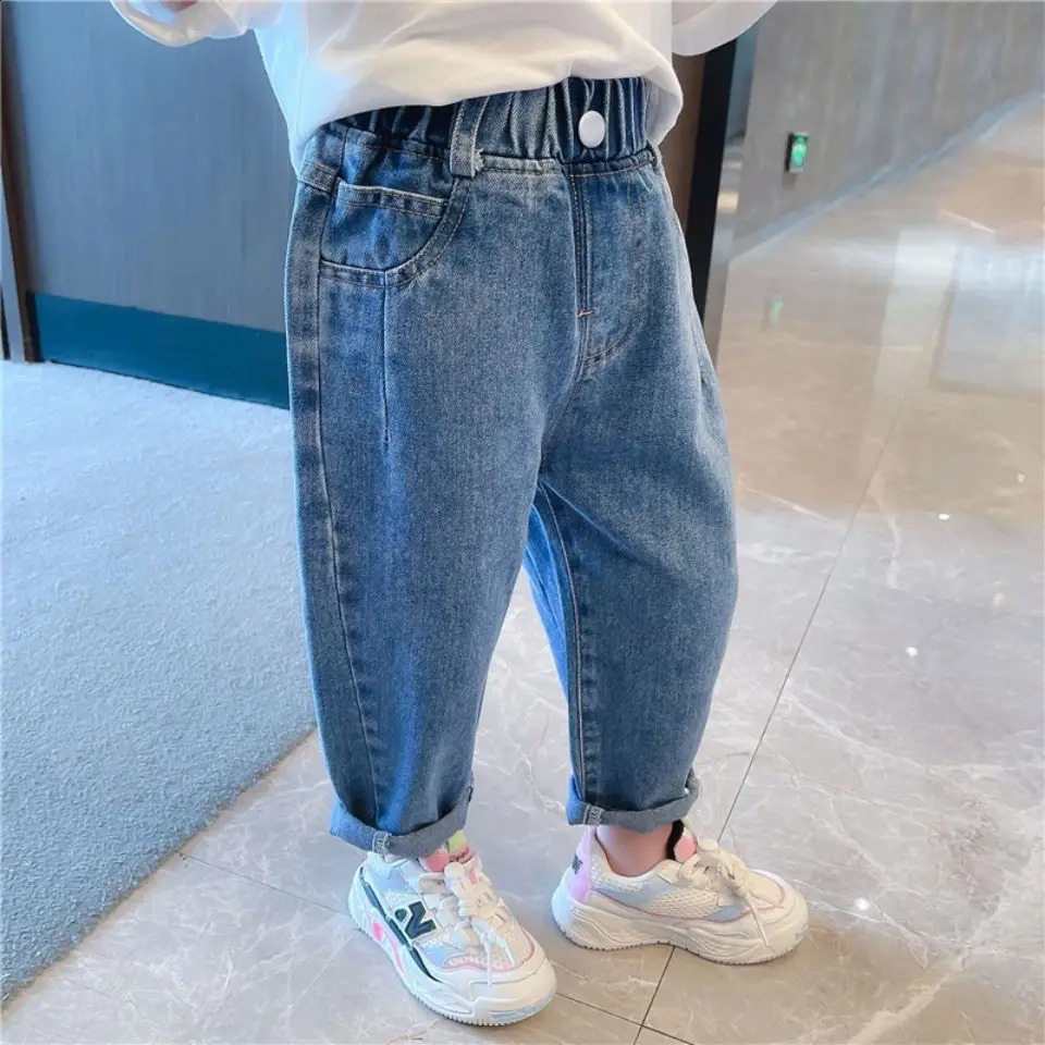 Spring 2025 Childrens Jeans Pure Cotton Elastic Waist Preschool Girls Loose Simple Baby Carrot Pants 250414z
