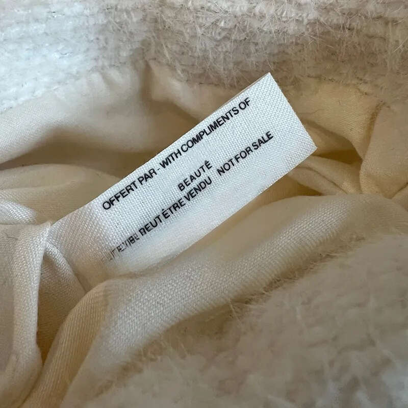 Designer Bag CC 24X20.5X6cm Fashion Storage Bags Plush Small Tote Makeup Beaute Bag Gift Box Packaging Best Seller