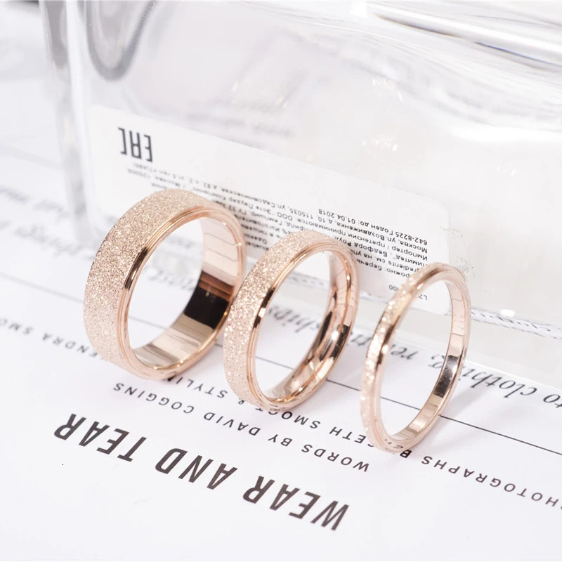 Top Source Simple Stainless Rose Gold 2mm, 4mm, 6mm Titanium Steel Matte Non Fading Couple Ring