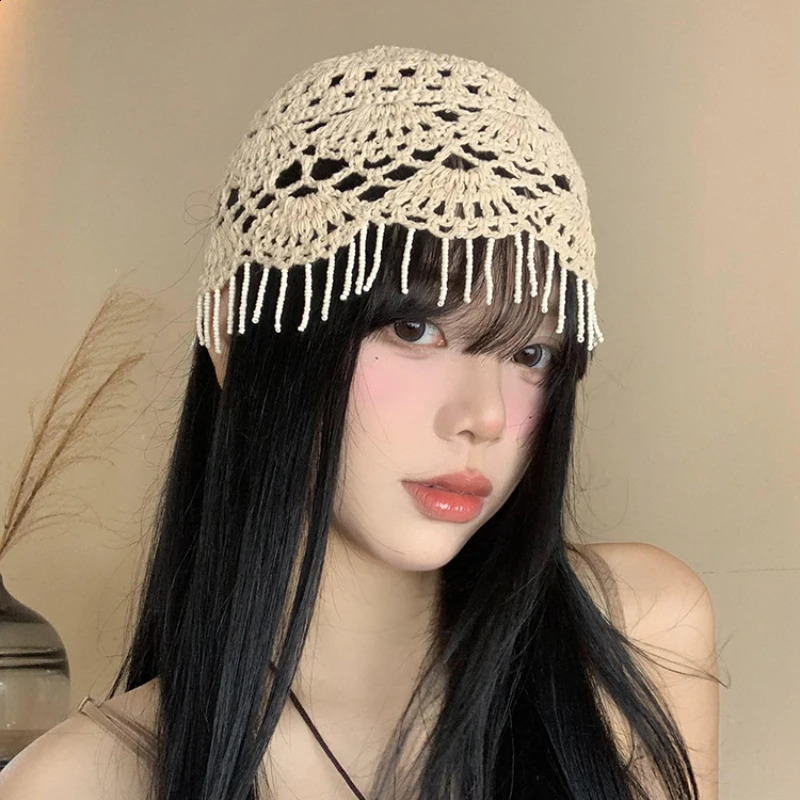 Retro Hollow Knitted Pullover Hats for Women Summer and Autumn Travel Versatile Show Face Small Hand-woven Fringed Beanies Cap 250420