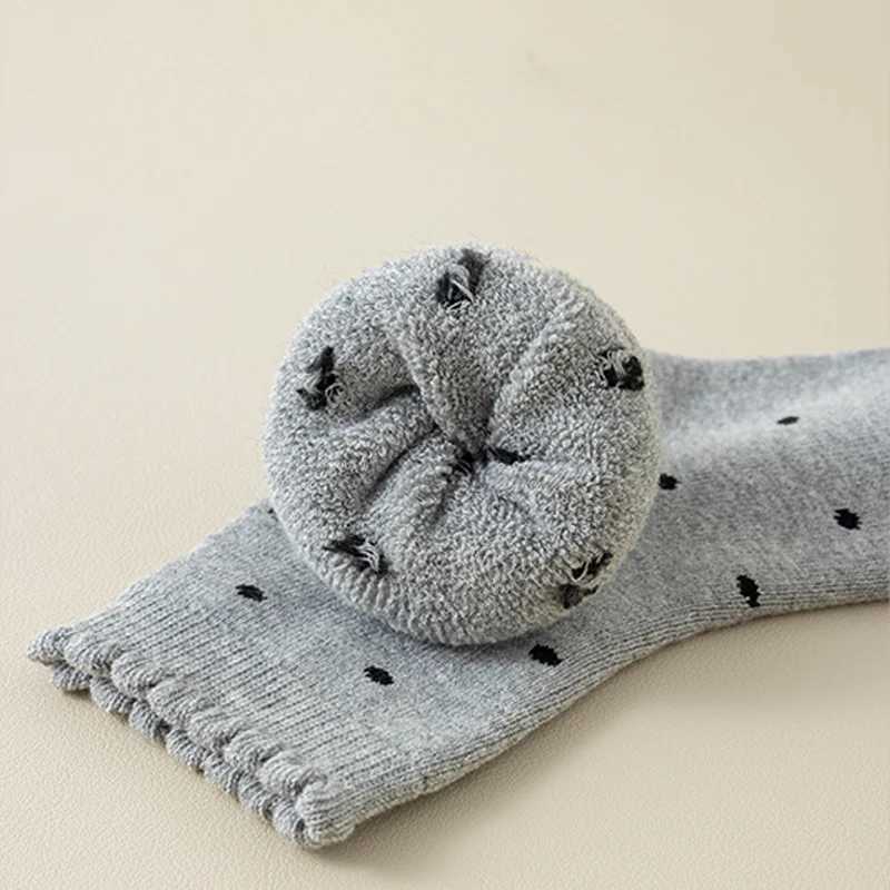 Five pairs of girls winter thickened looped socks soft and comfortable warm and versatile with polka dots G251124