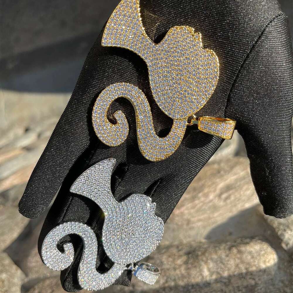 Bubble Letter Iced Out Babe Pendant Queen Doll Girl Head Necklace for Women Real Gold Plated Fashion Hip Hop Rock Jewelry