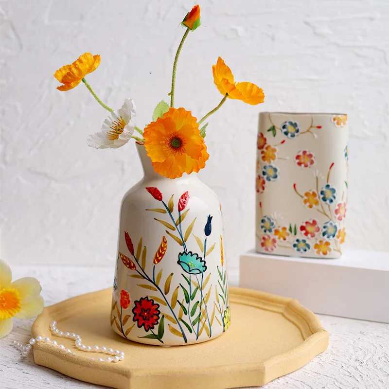 Ceramic Vase High-end Hand-painted Flower and Bird Art Vase Modern Light Luxury Flower Arrangement Vase Water Flower Cultivator C251124