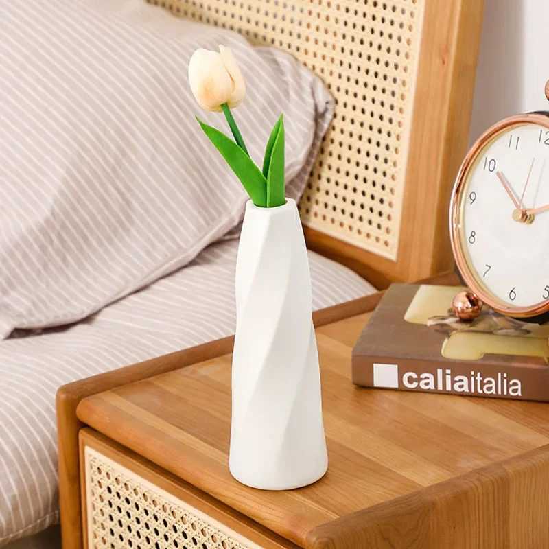 Simple Vase Decoration Living Room Flower Arrangement Vase Dining Table Light Luxury Style Vase Home Dried Flower Storage Bottle C251124