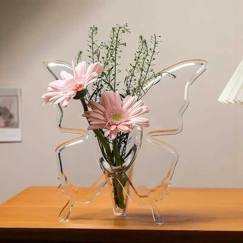 Acrylic Butterfly Frame Vase INS Modern Flower Vase Minimst Clear Butterfly Vase Art Flower Holder Aesthetic Vase Home Decor C251124